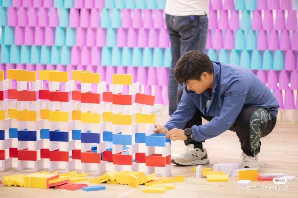 主題團建市場迎來創(chuàng)新升級，沉浸式體驗與個性化定制成新趨勢